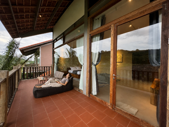 Why Do Groups of Friends Choose Ho Tram Villas?